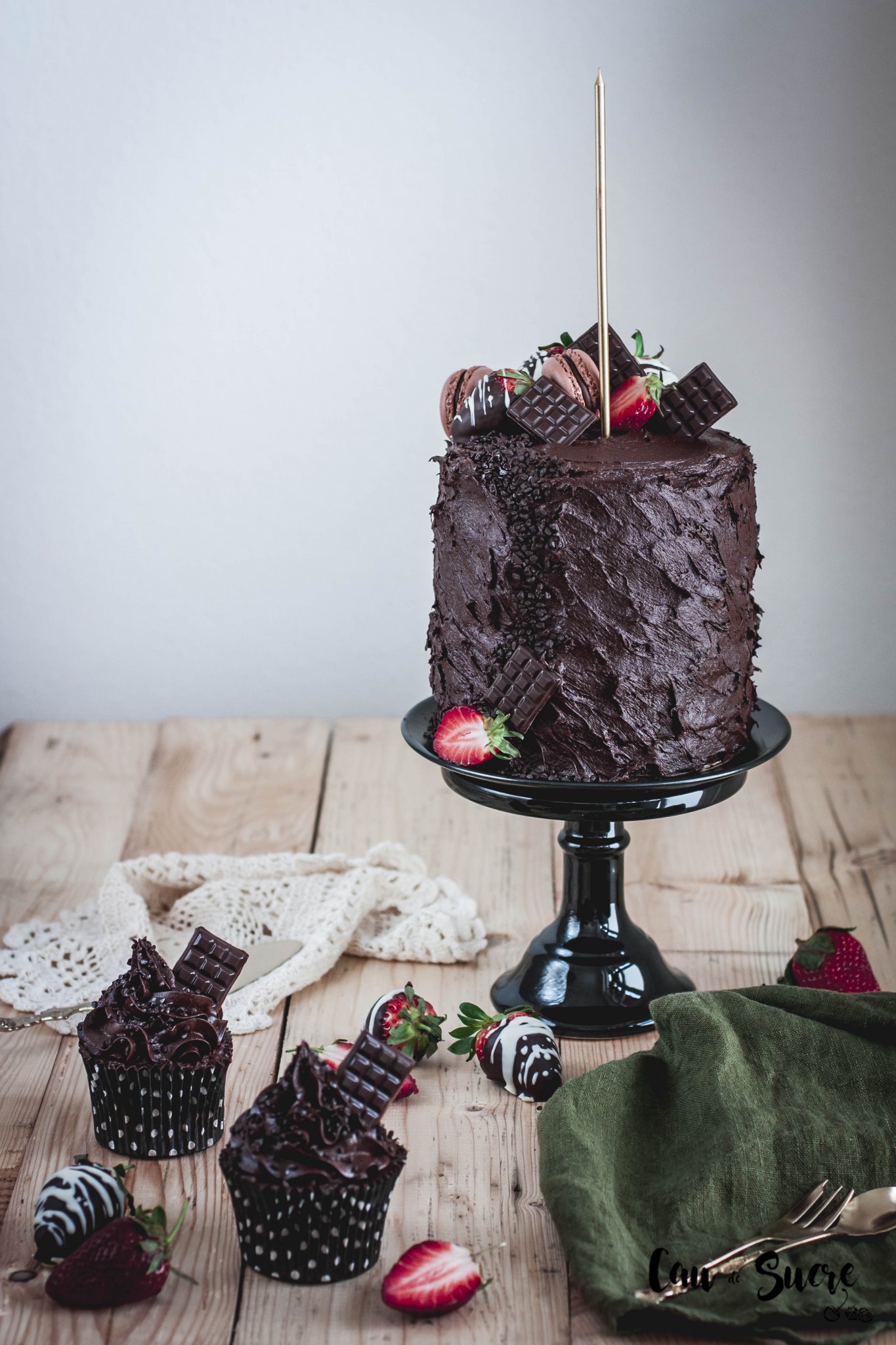 Decadent_chocolate_strawberry_cake